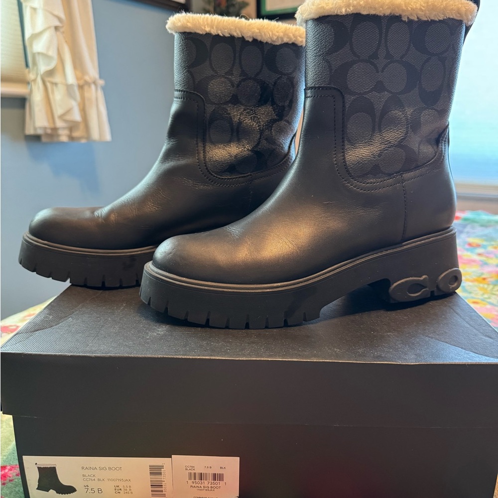 Coach Raina Sig Boot NWT - Picture 2 of 8